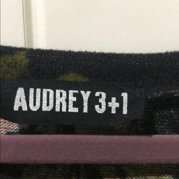 Floral flowy top - Picture 3 of 4